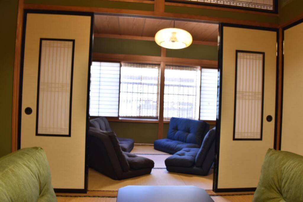 Only For One Group Cheaper For 6Th & 7Th Guest 市街地中心部 一棟貸しの宿 Guest House Don'S Home Takayama  Extérieur photo